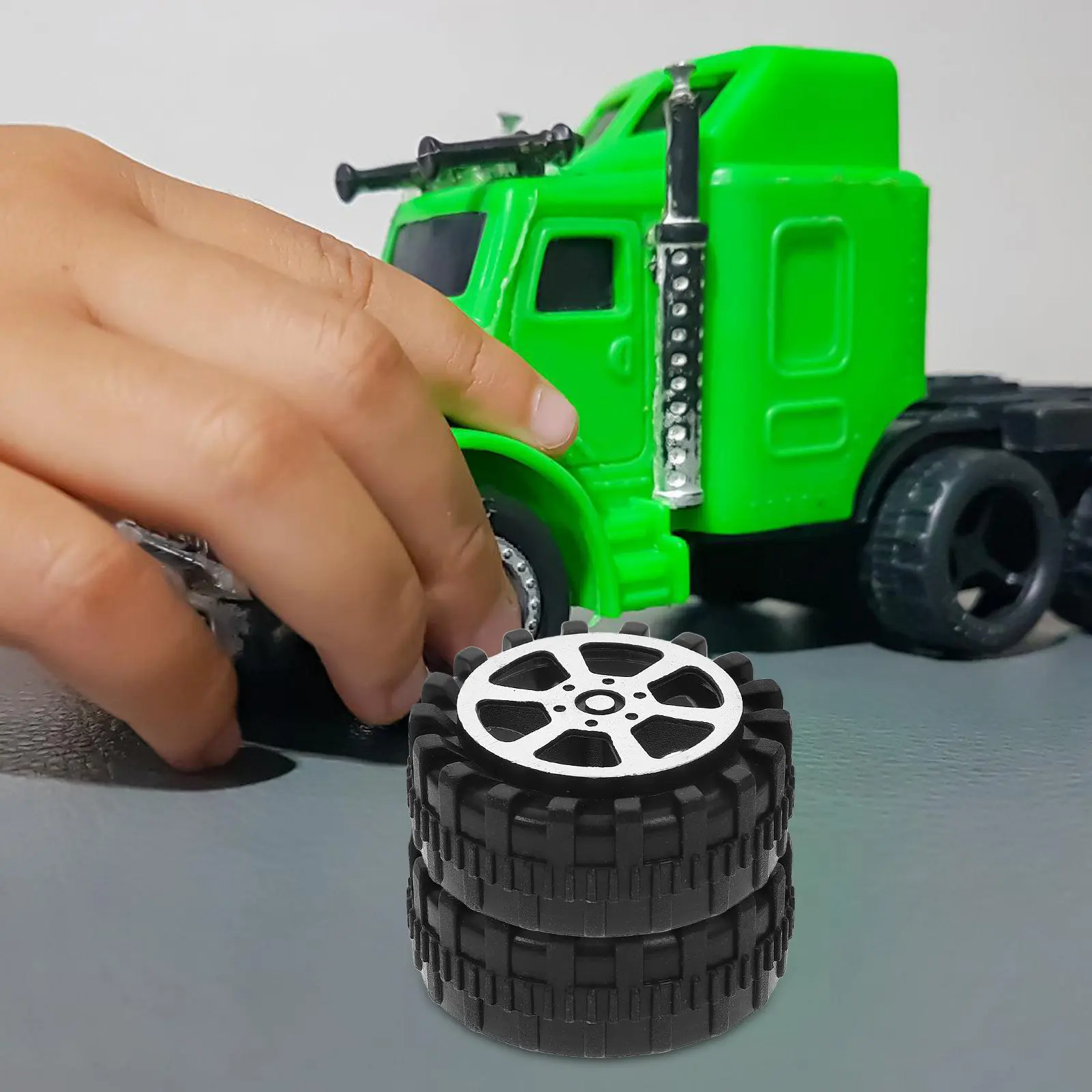 

30 шт. пластиковых колесиков для поделок, диаметр 19 мм, для оси 2 мм, черные, для рукоделия