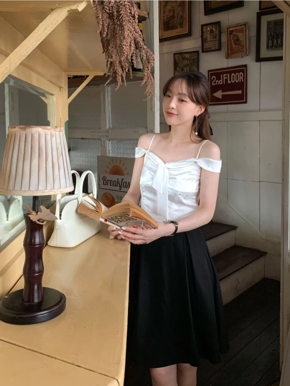 

LE LALIN Лето 2024 Женский атласный топ с узором «Оранжевый колокольчик» и бретелями через плечо, повседневный, без рукавов