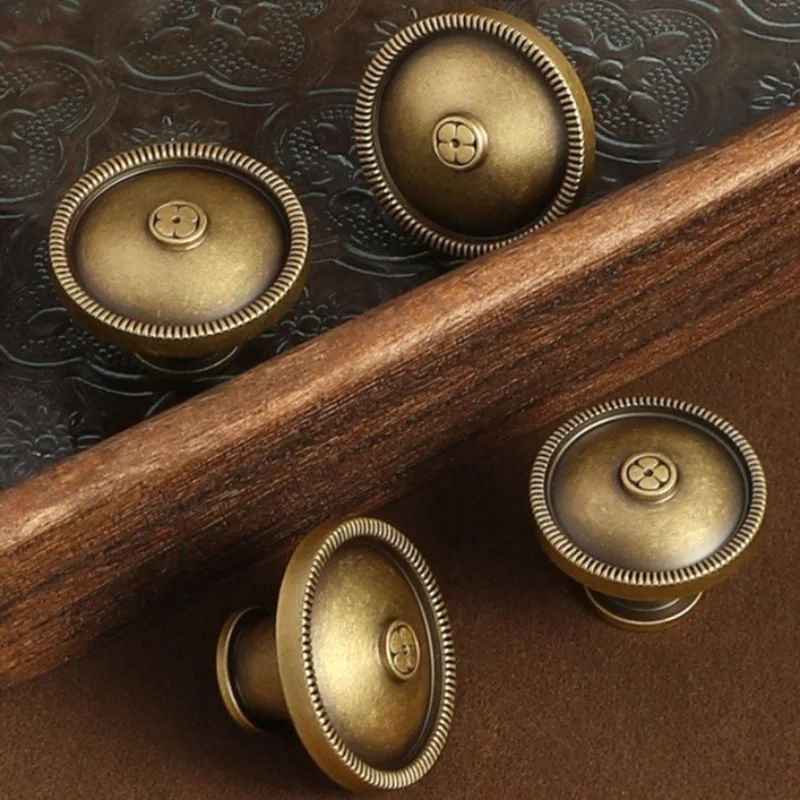 Solid antique brass handle with drawing button kitchen cabinet handle wardrobe drawer handle.