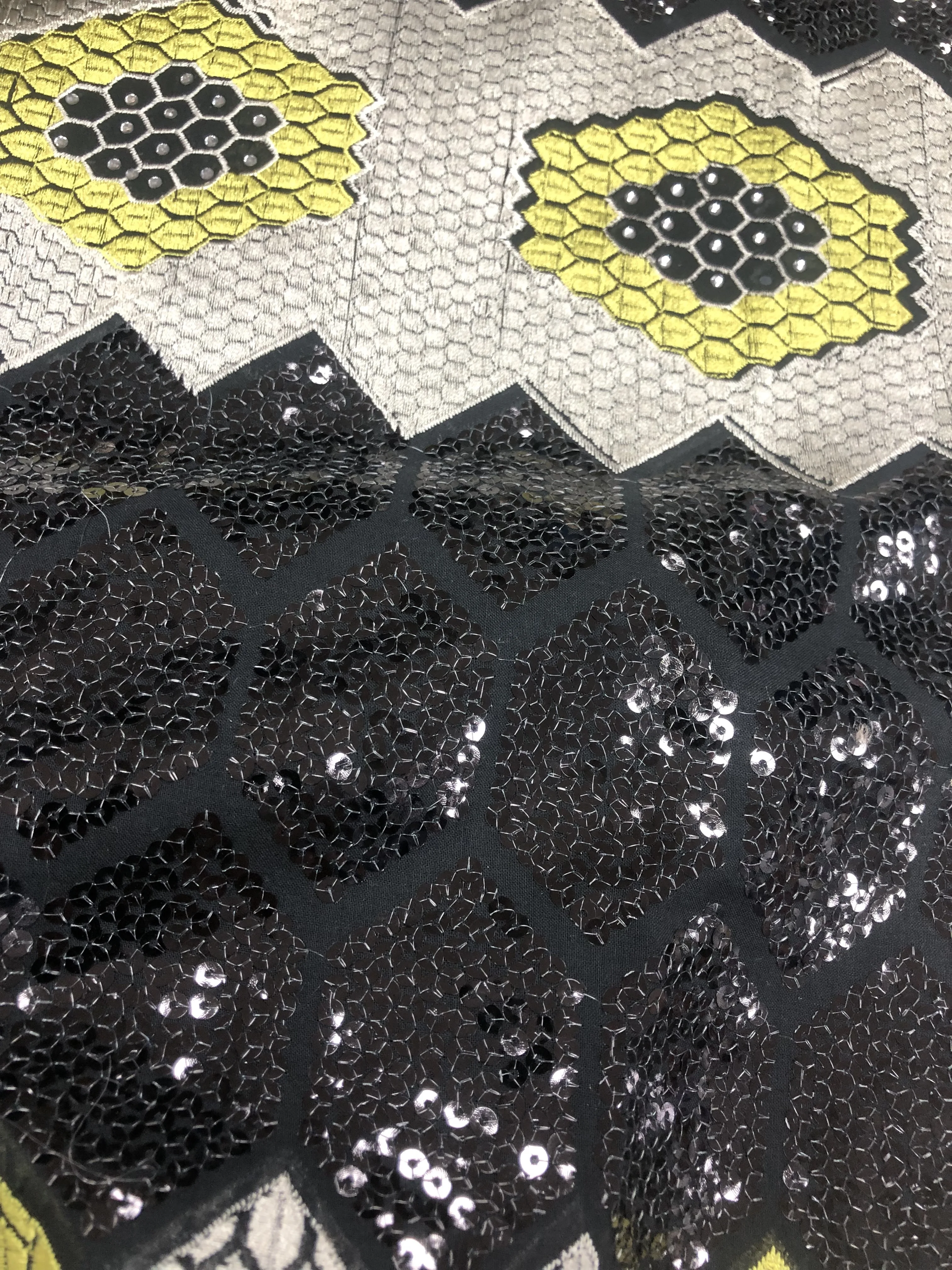 

Exclusive African Stones Swiss Voile Lace And Sequins Lace French Tulle 5 Yards With Swiss 3D Sego Headtie For Wedding Dresses