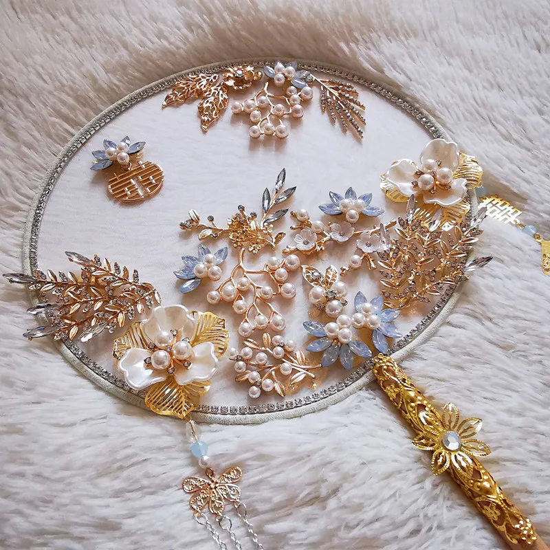 Women's Hand Fan Antique Curved Group Fan Country Wedding Chinese Fan Bride Masking Tool Wedding Gift Happy Desk Decoration