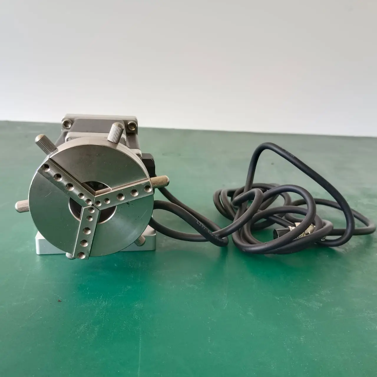 Ring Rotary for Ring Jewellery Metal Rotation Mini Self-locking Rotary Clamp Shaft Ring Mark Chuck for Laser Marking Machine