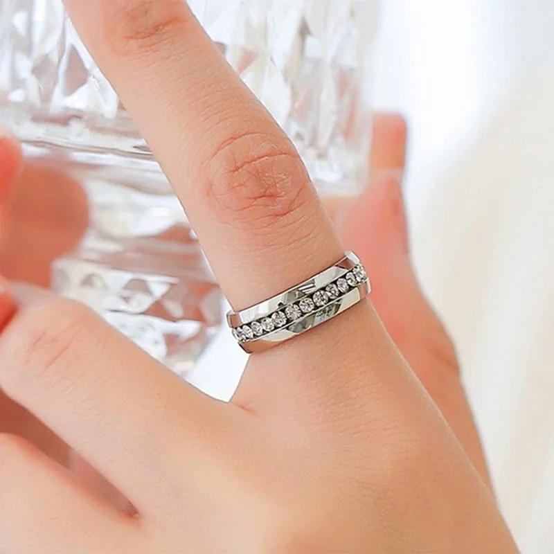 1 Stück stilvoller Ring – gefüttert mit glänzendem synthetischem Zirkon, Unisex-Design