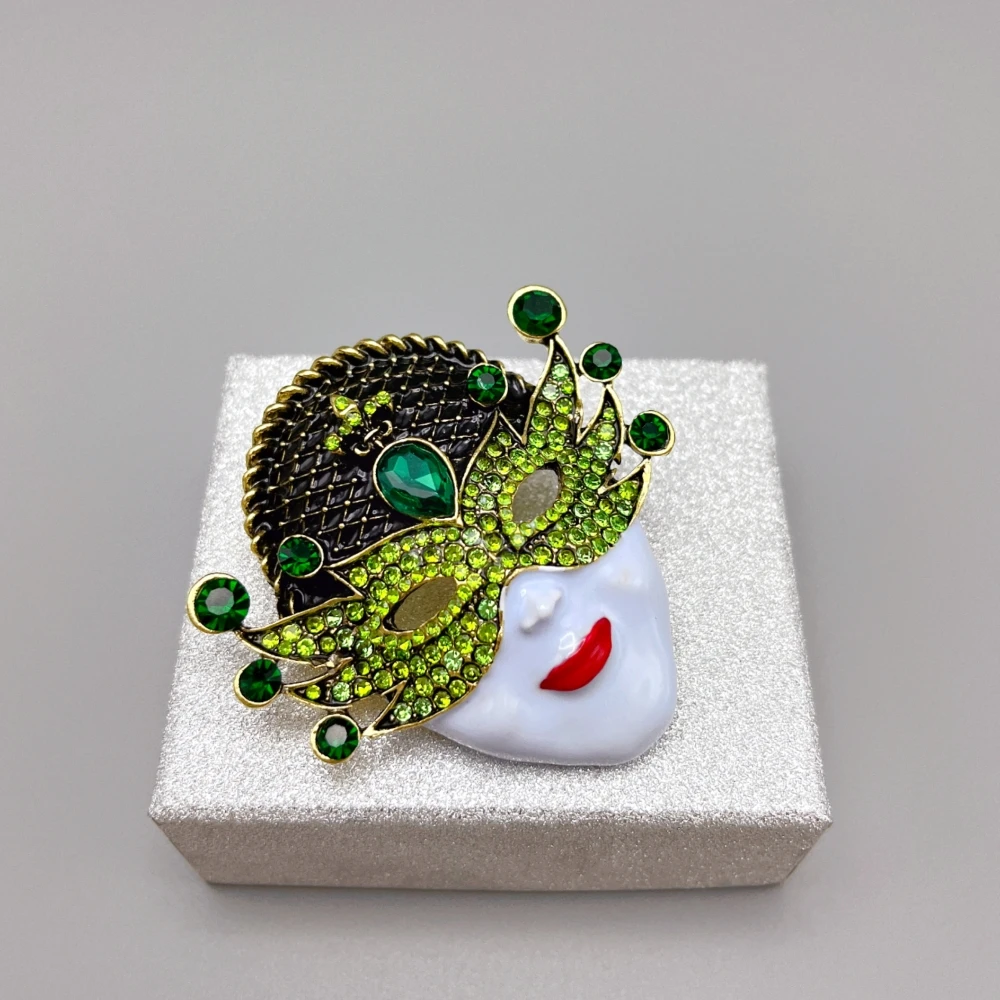 Large Pretty Face Brooches For Women 5-design-color Retro Rhinestone Lady Clothes Pins Accessories