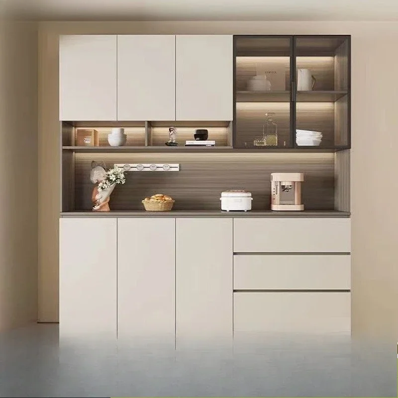 

Обеденный край из массива дерева, простая гостиная, легкие роскошные шкафы, предметы интерьера, большая вместимость для хранения вина.