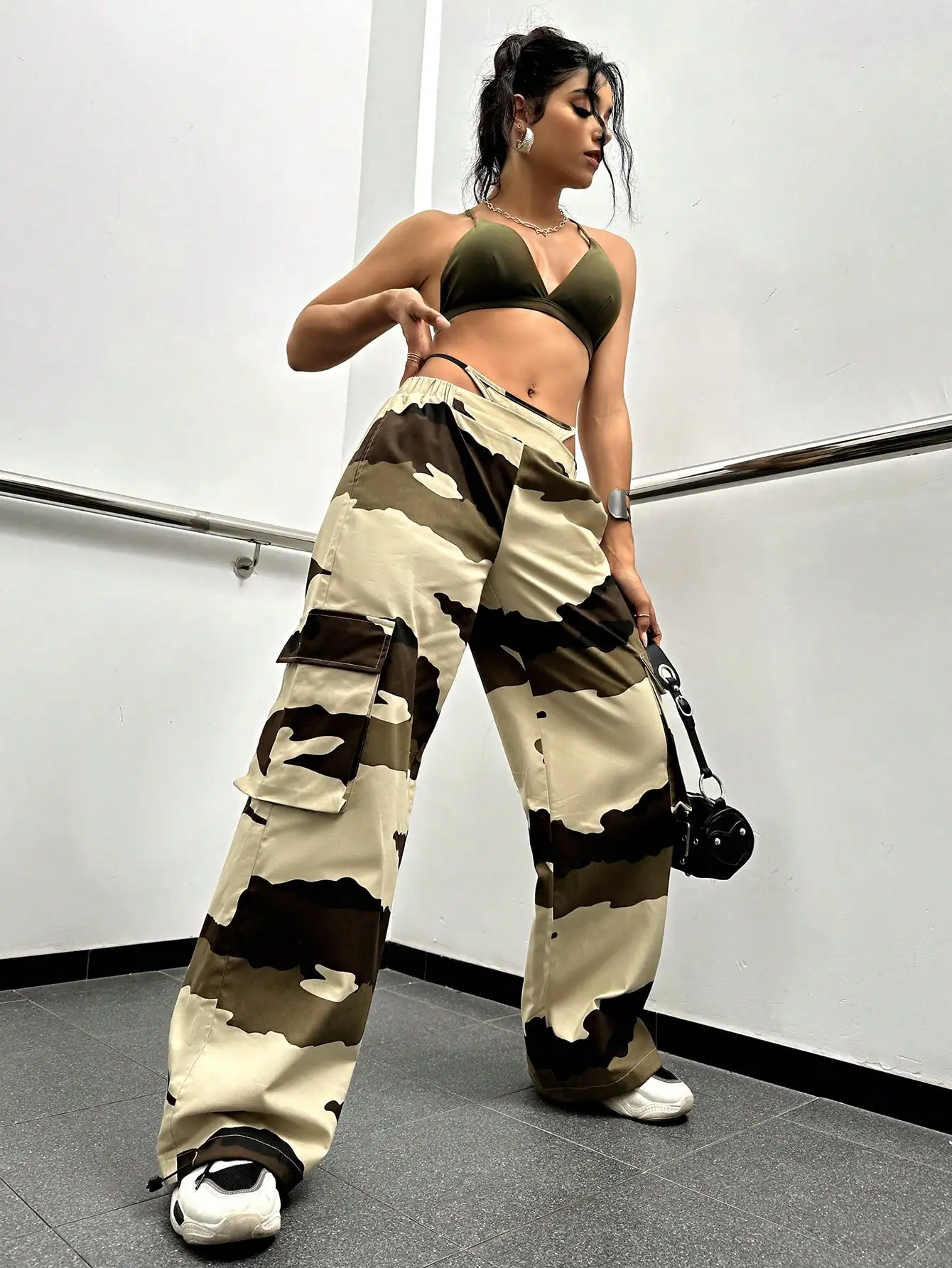 Women Fashion Camo Cargo Pants Street Flap Pocket Elastic Waist Loose Wide Leg Parachute Trousers Mujer