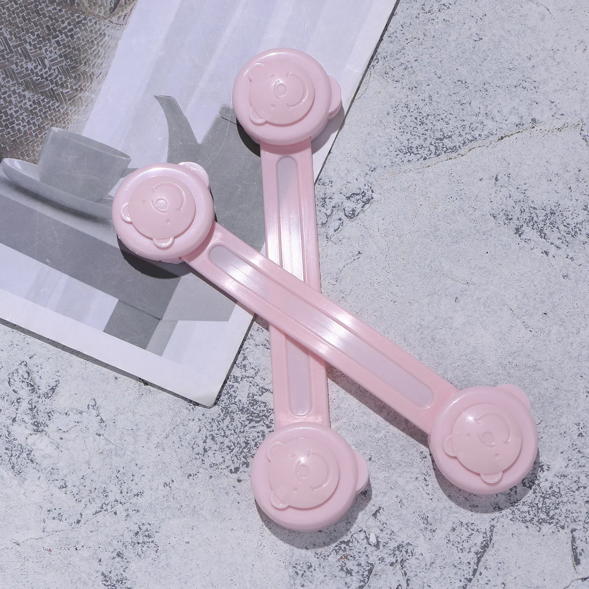 2 pçs fechaduras de segurança infantil forma urso premium material abs fita adesiva forte para armários gavetas geladeira à prova do bebê