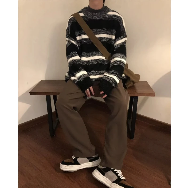 

Simple Loose Retro Men's and Women's Striped Lazy Round Neck Sweater