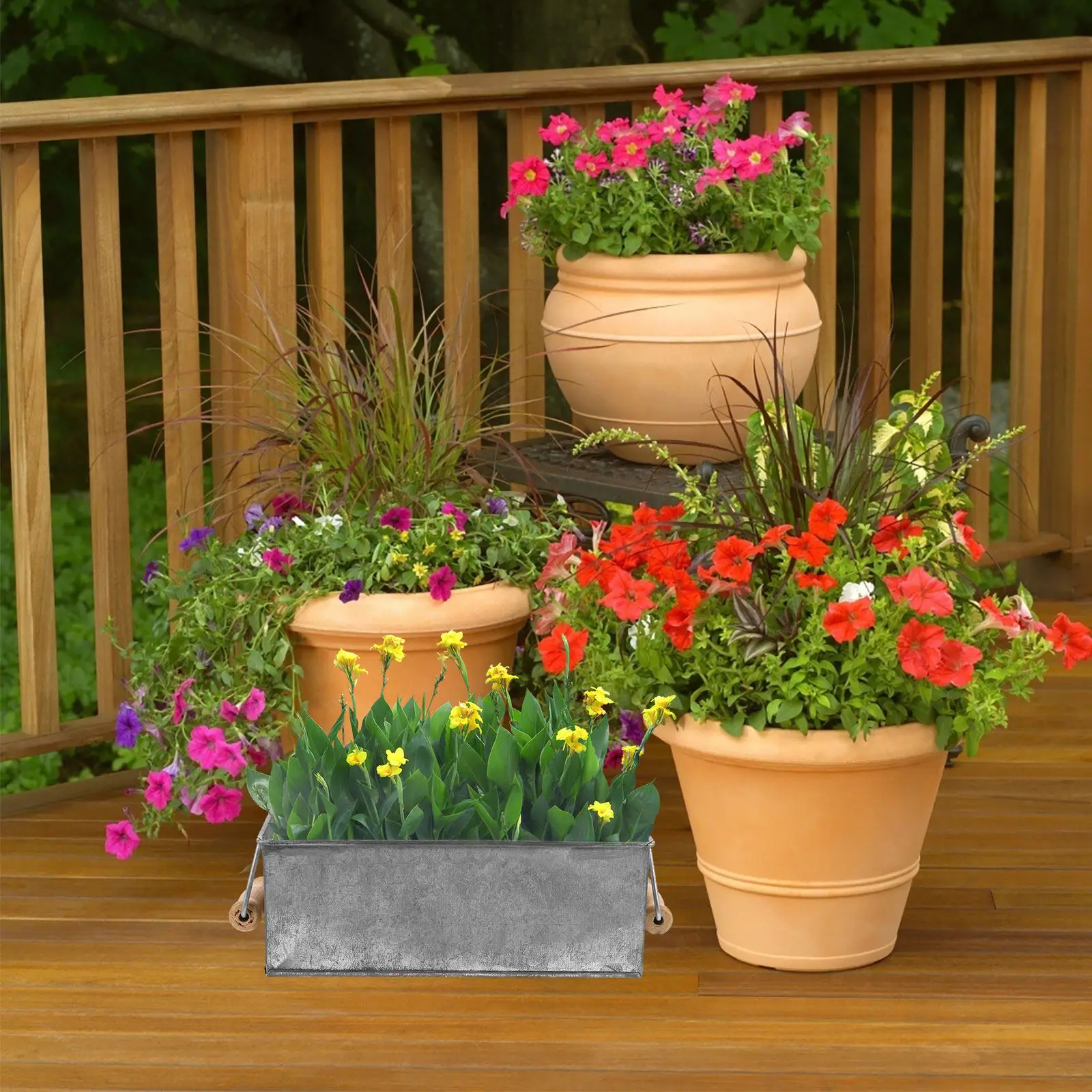 

2Pcs Unique Fashionable Garden Supplies Flower Holder for Home Landscape Decoration Flower Container