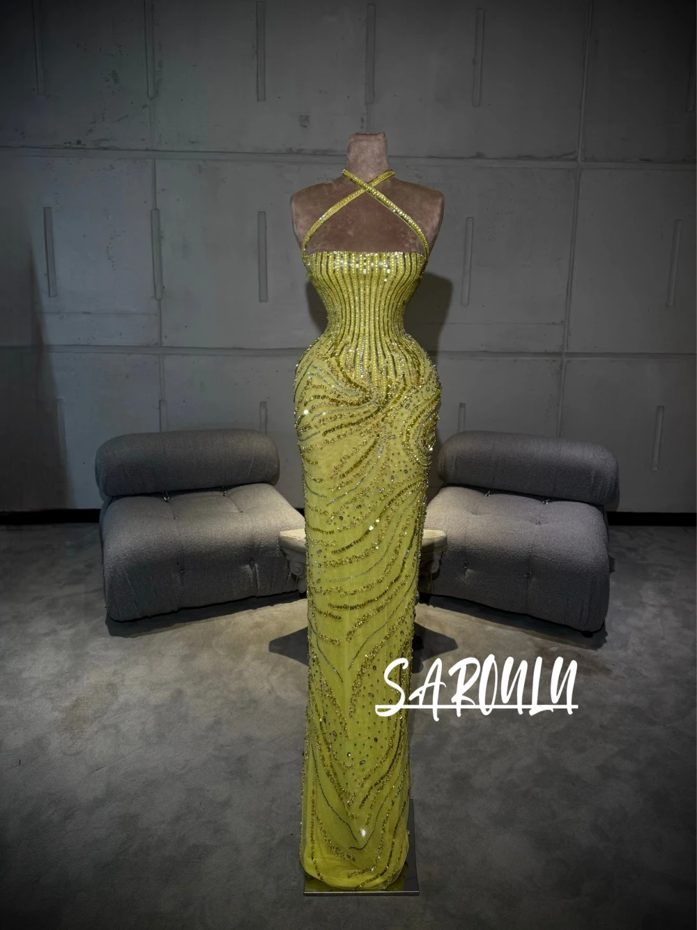 

Yellow Intricate Beadwork Straight Evening Dress Wave Patterns Chic Fitted Waist Prom Gown Customized Sparkly Formal Wear