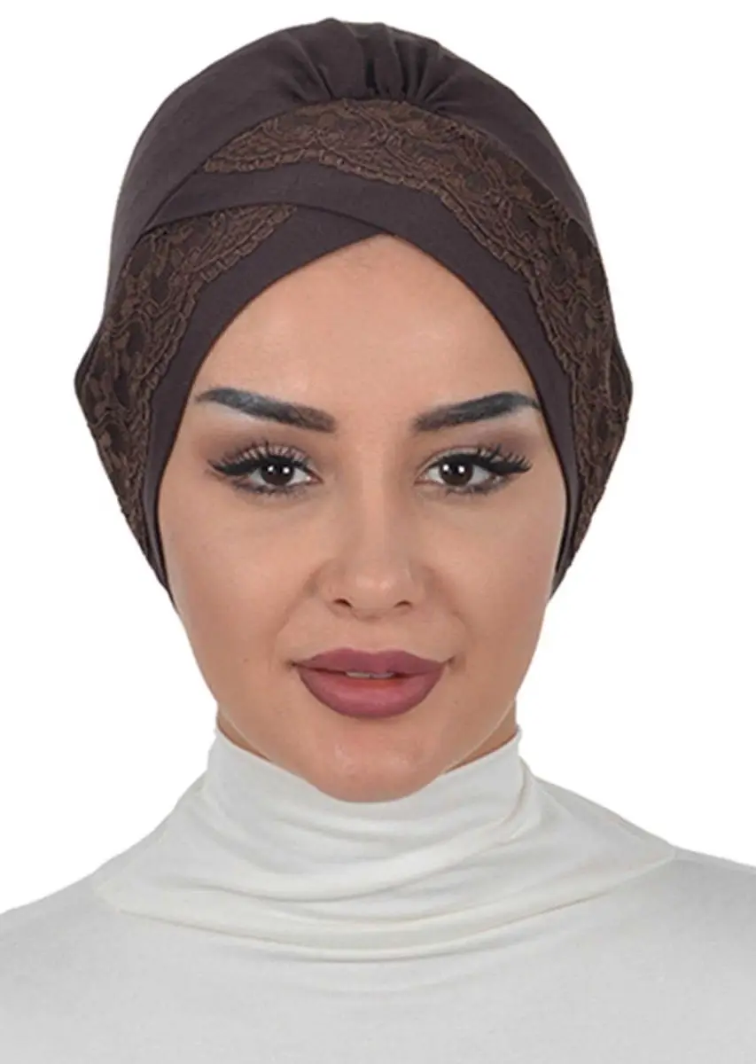 Encaje peinado hueso café