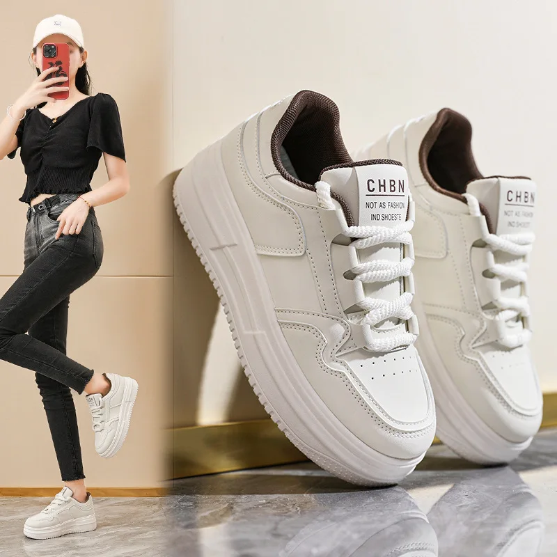 2025 new fashion breathable small white shoes female ins Korean version of all the thick soled sports shoes casual board shoes