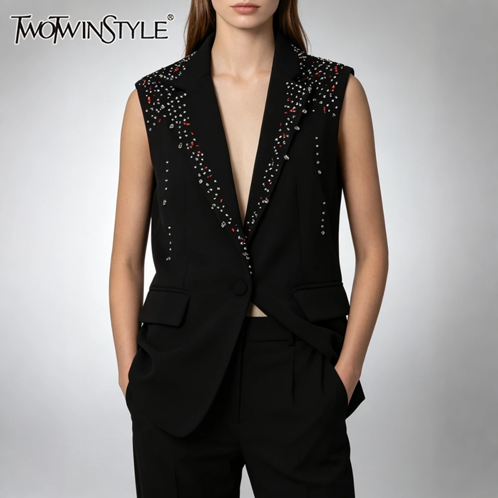 TWOTWINSTYLE Black Fashion Events Crystal Embellished Vest for Women Slimming Design Sleeveless Blazer Coat for Stylish Outings