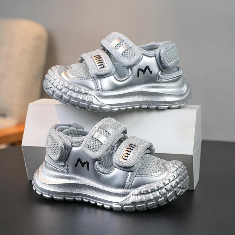 صنادل رياضية صيفية موضة 2025 أحذية رياضية للأولاد والبنات للأطفال أحذية ركض للأطفال بنعل ناعم ومضادة للانزلاق