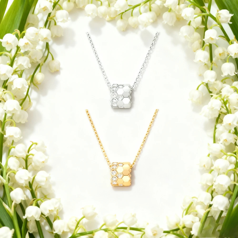 

2025 New Elegant accessories Bee - charm Necklace Pendant, Exquisite, Elegant, Versatile for Workplace, Ideal Mother's Day Gift