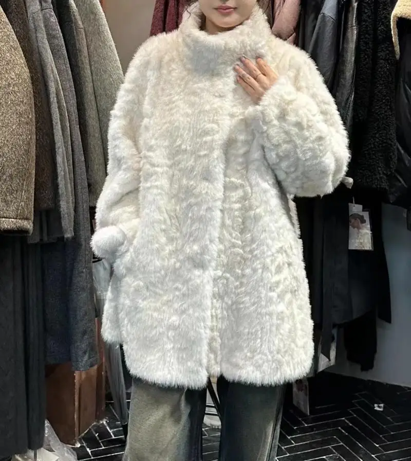 Design Sense To Keep Warm and Keep Warm, Stand Collar Fur Integrated Medium and Long Imitation Fur Loose Foreign Coat For Women