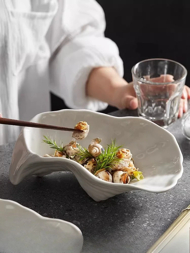 White Porcelain  Bowls Hotel Tableware with Artistic Fusion Cuisine Molecular Gastronomy Personalized Lounge and High-end Bowls