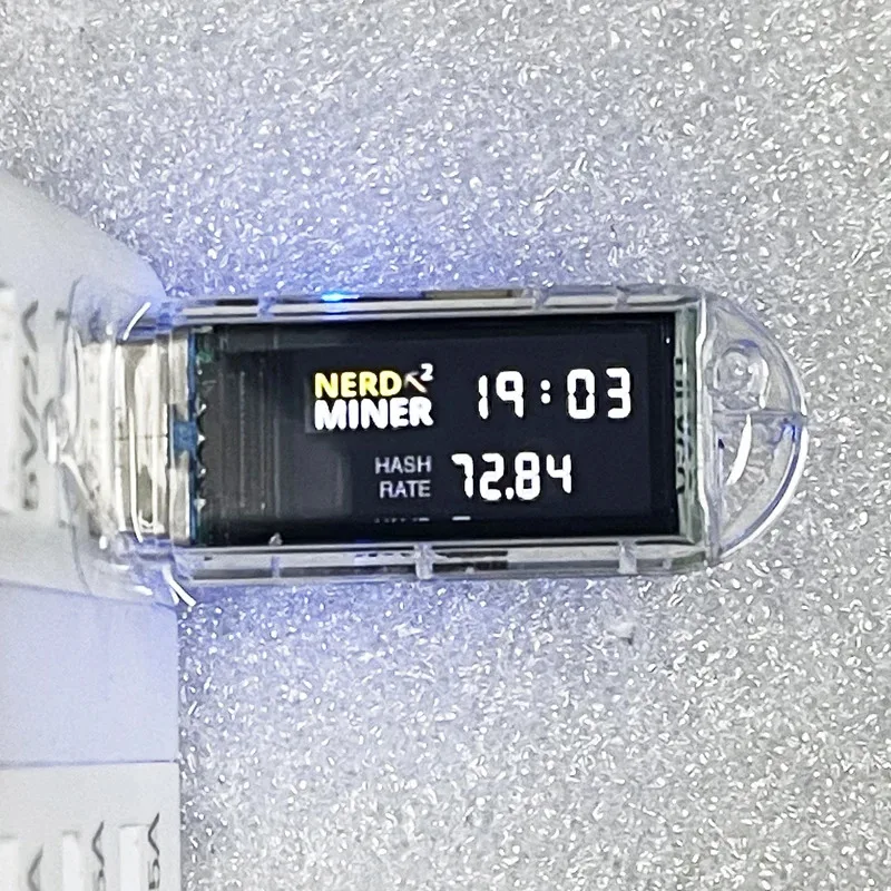 Nerd Miner 73Kh/s USB Miner Thumb Bitcoin Miner Solo Lottery Miner 미니 디스플레이 Luckyminer V3 플러그 앤 플레이 Bitcoin Mining