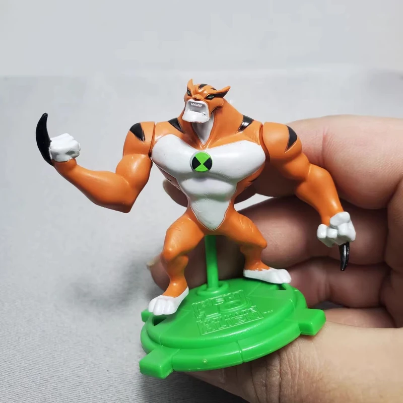 أنيمي الشكل BEN10 Omnitrix بن Tennyson Kineceleran أربعة أذرع مفصلية Diamondhead لعبة مجسمة جمع حلية هدايا الاطفال