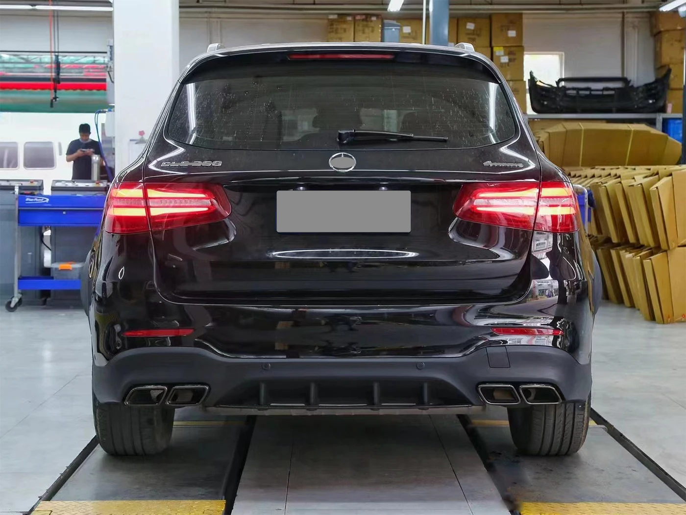 Clrak AutomobileBodykit for Mercedes BENZ GLC X253 2016-2019 Upgrade to GLC63 2016-2019 Front and Rear Bumper Assy Rear Diffuser - Image 4