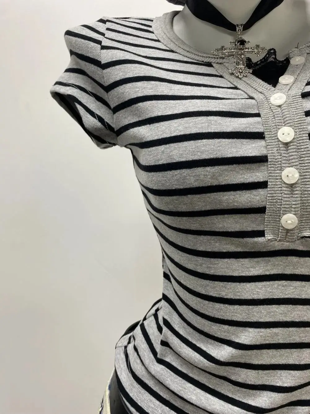 Y2k スウィートガールストライプ Tシャツ 2000 年代スリム原宿韓国ゴスストリートヴィンテージ Tシャツ半袖女性シックなパンク O ネック夏