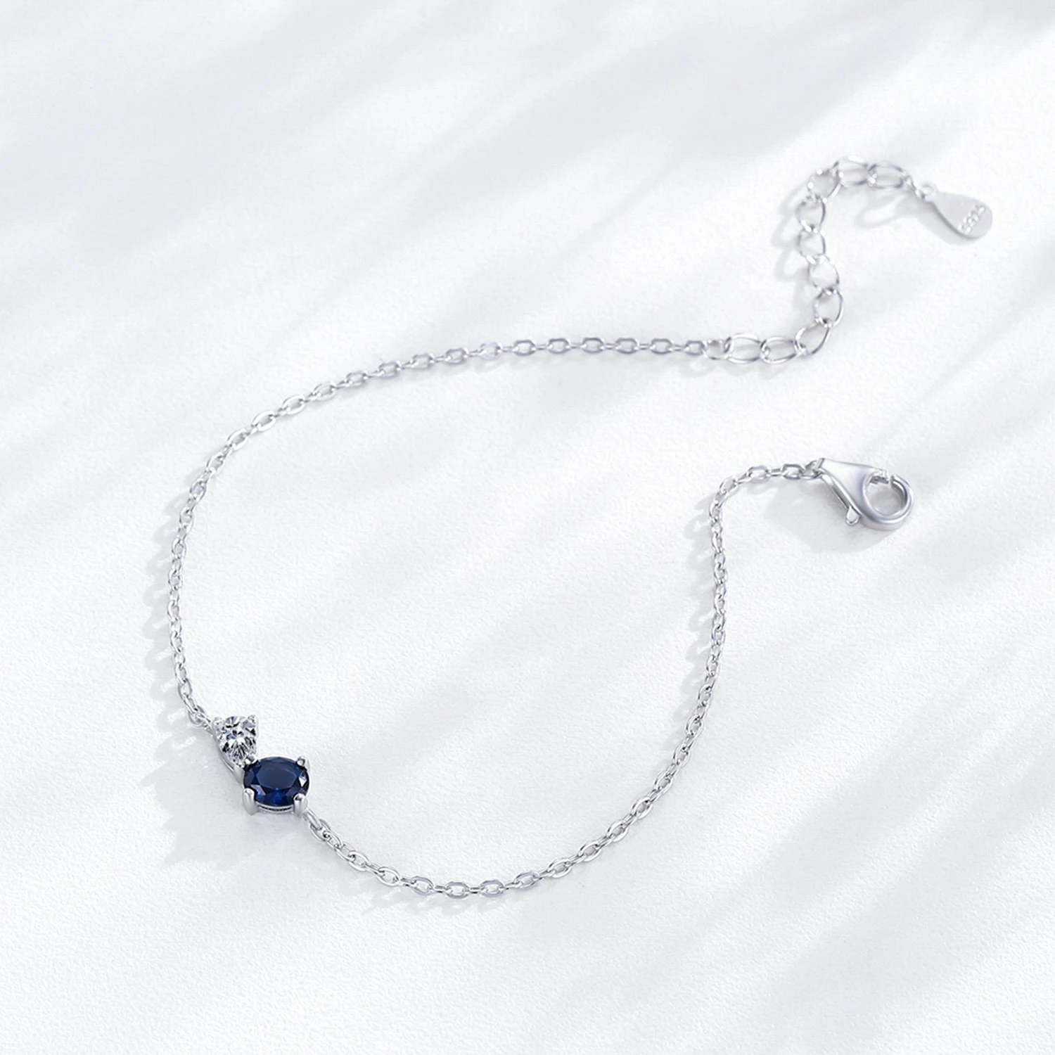 

Браслет из серебра 925 пробы с белыми и синими цирконами от Ailmay Fashion, геометрический дизайн, для женщин, свадебные украшения.