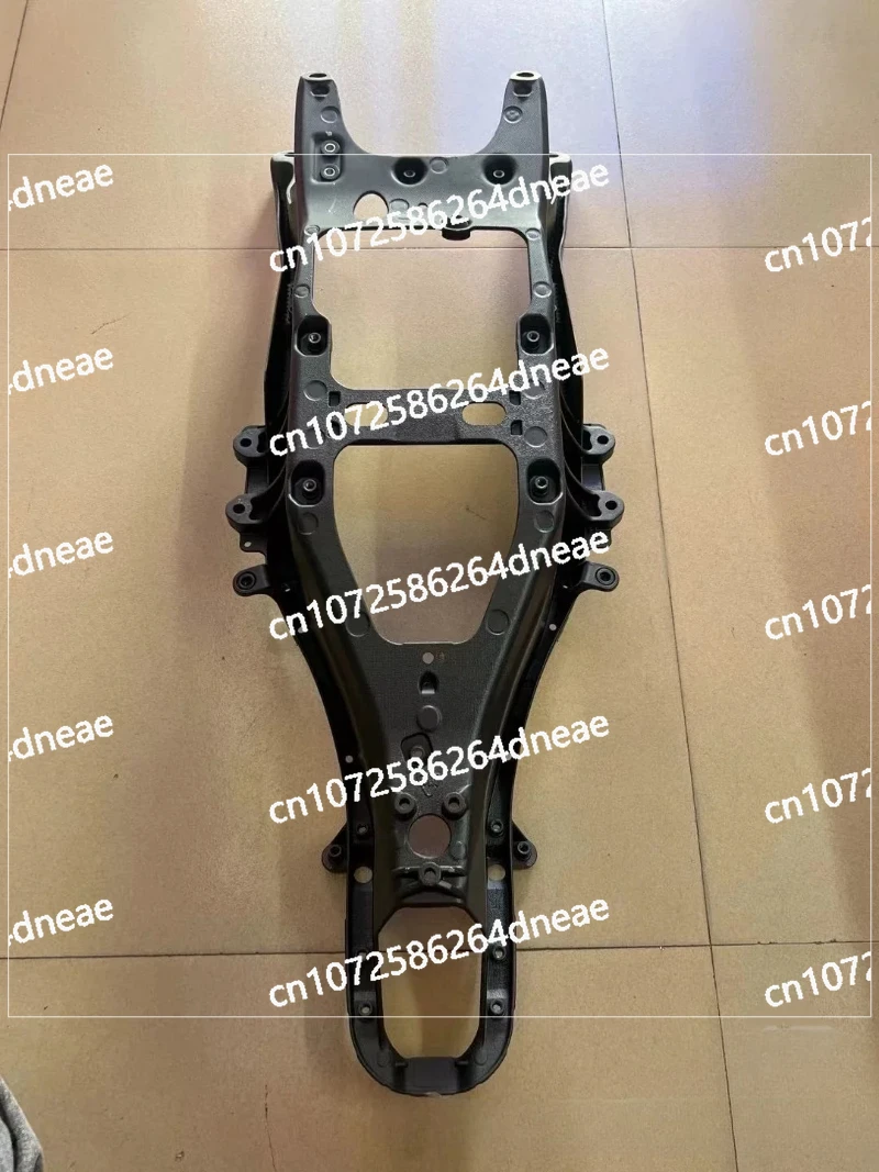 

Novo 15-23 para subquadro Yamaha YZF-R1. Peças originais da cremalheira traseira