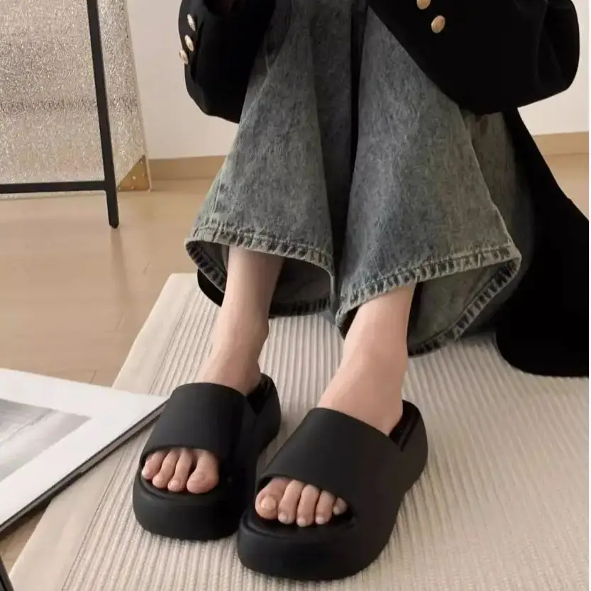 Korean Simple Versatile One Word Slippers Women Summer Seaside Holiday Outer Wear Thick Bottom Stomping Shit Feeling Beach Shoes