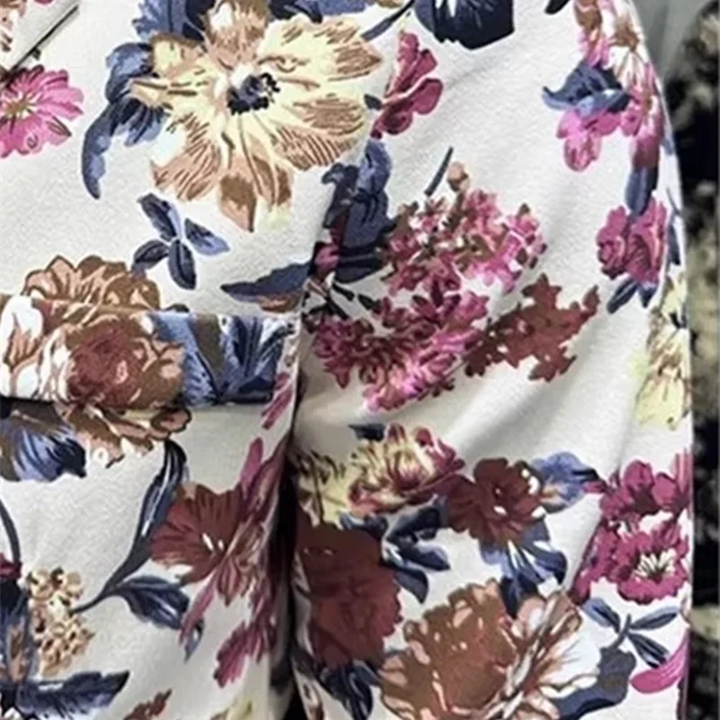 

Черный мужской костюм с принтом, состоящий из двух предметов: хлопковый пиджак с одной пуговицей и V-образным воротником, брюки. Азиатские размеры M-5XL.