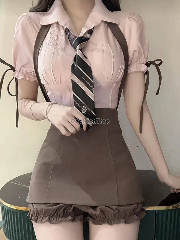 Damski letni zestaw dwuczęściowy w stylu koreańskim na rok 2025: ulepszona koszulka z krótkim rękawem i krótka spódniczka, moda retro, seksowny mundurek JK.