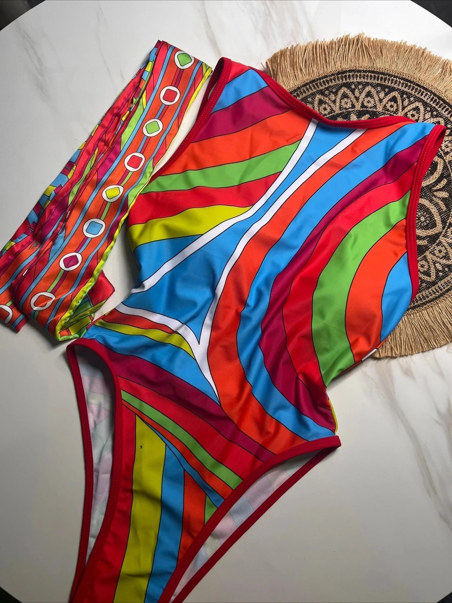 2025 بيكيني عقال ملابس السباحة النسائية مثير ملابس السباحة مصمم العلامة التجارية سيدة بحر وشاح لباس سباحة