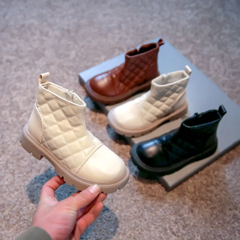 النسخة الكورية للفتيات 2024 أحذية بناتي جديدة بنعل ناعم، أحذية قطنية عصرية للأطفال متوسطة الحجم مع صوف مضاف #2