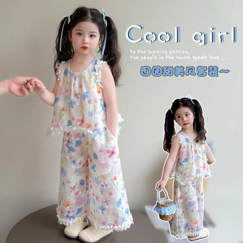 

2026New girls' outfit, children's fashion, little girl's lace sleeveless two-piece set with cropped pants, trendy