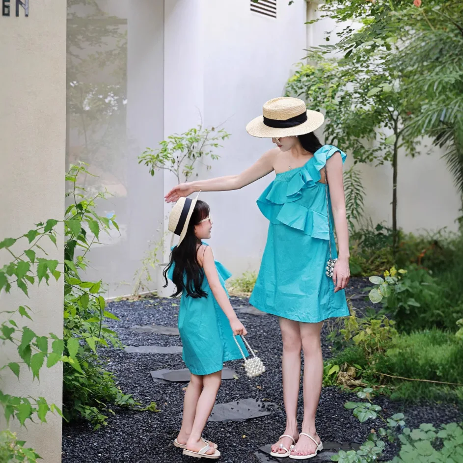 

Mother Daughter Matching Dresses Cotton Vacation Style Elegant Party Evening Outfits for Women & Girls Wedding Birthday Holiday