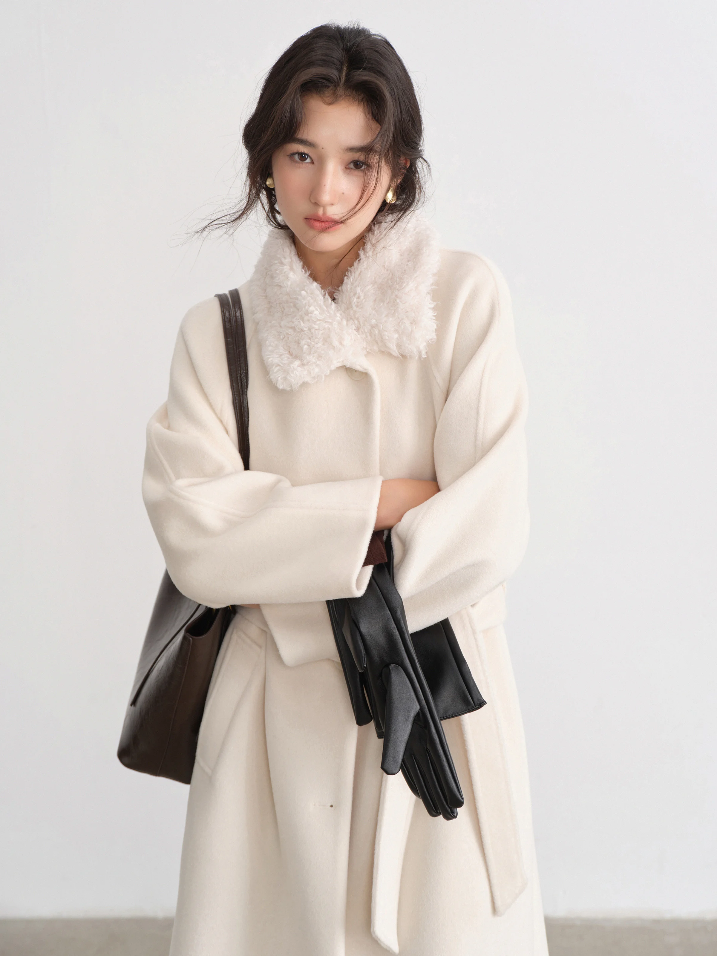 Women Lady Elegant Wool Coat Winter Outerwear Jacket with Soft Collar Detail and Warm Structured Design for Daily Classic Style