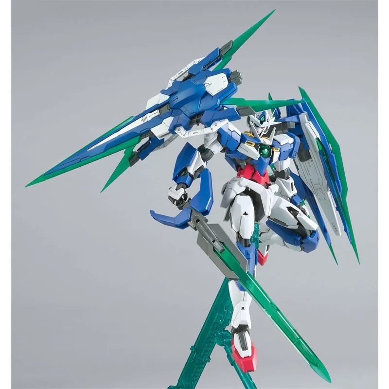 バンダイオリジナル MG ガンダム 00 カン T GNT-0000 1/100 アニメアクションフィギュア組立モデルおもちゃギフト子供のためのグッズキット