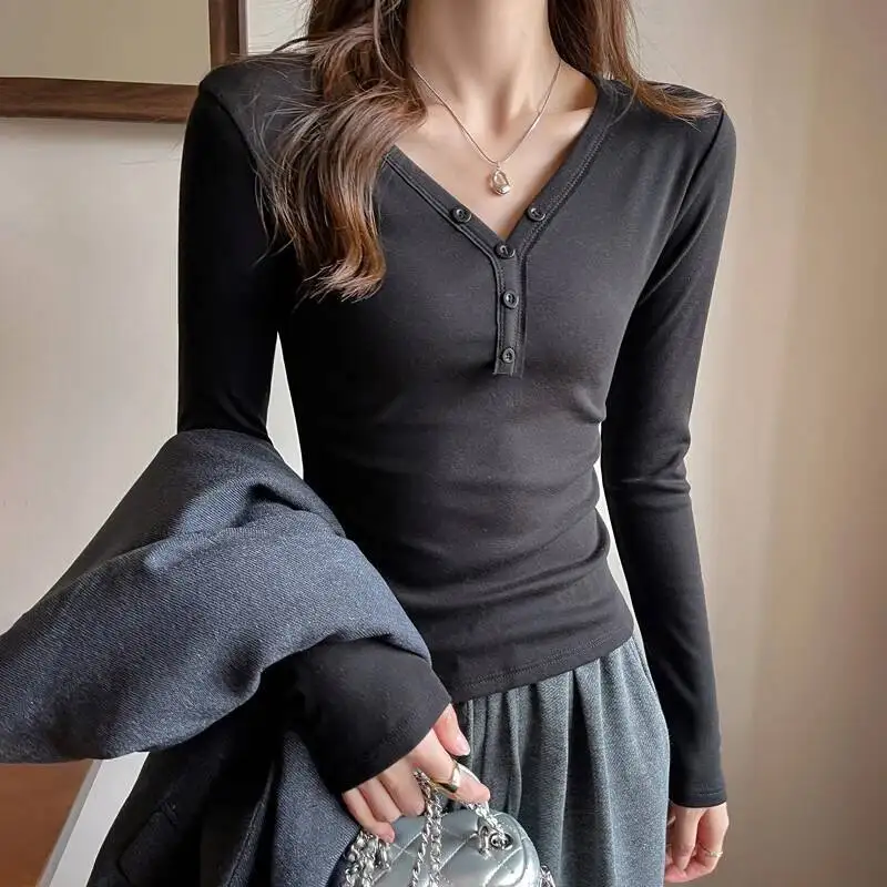 مثير ضيق كم طويل تي شيرت المرأة Y K زر على الموضة الخامس الرقبة قاع قميص الخريف الشتاء الكورية الشارع التخسيس تيز