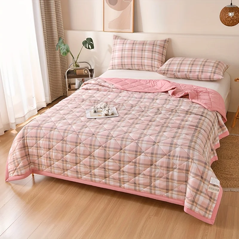 1pc Ultra-Soft Checkered Summer Quilt - Lightweight And Breathable, Soft And Skin-Friendly，Ultrasonic Embossing Technology