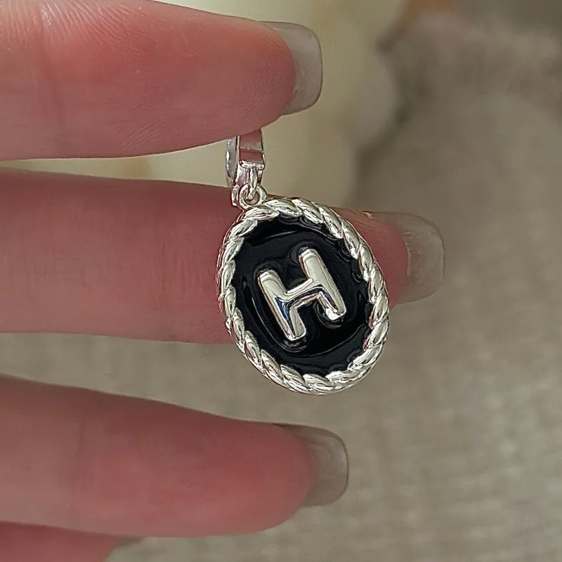 

CHOZON S925 Solid Silver Letter Drop Necklace Korean Vintage Minimalist Side Pendant Jewelry Gift for Women