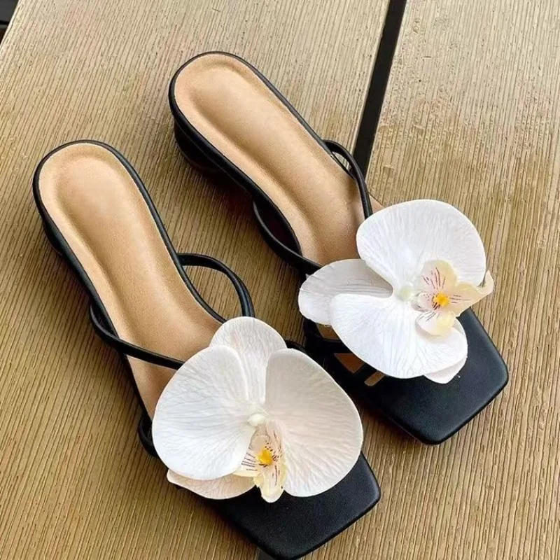 

Тапочки с милой бабочкой и орхидеей, летние каникулы, шлепанцы с цветочным принтом, элегантная верхняя одежда на квадратном каблуке, женские сандалии для женщин/девочек