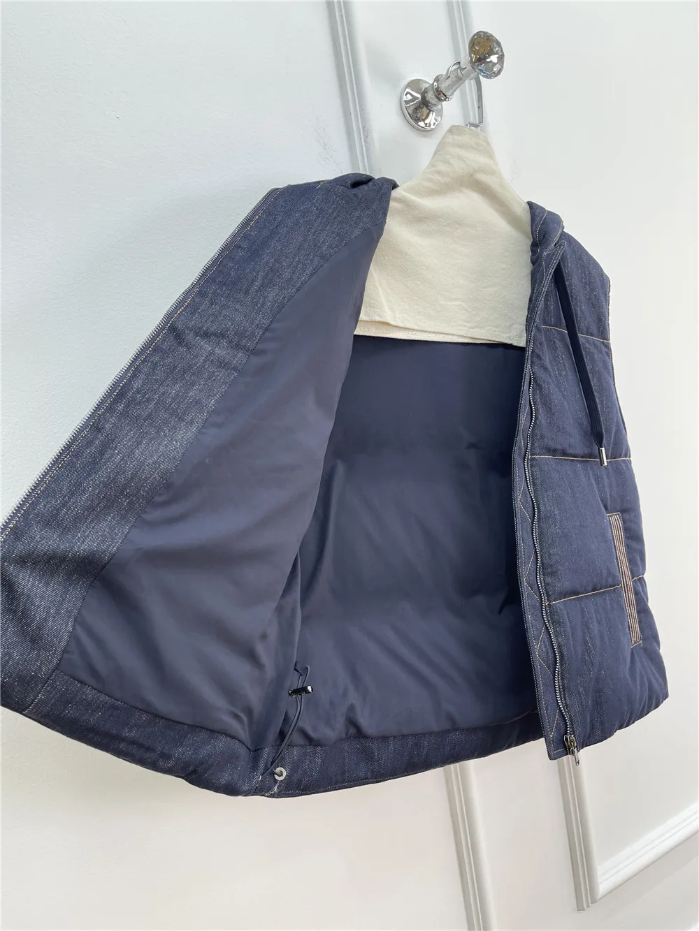 

25 Autumn/Winter New Women's Hooded Casual Warm Sleeveless Nail Bead Pocket Denim White Goose Down Vest