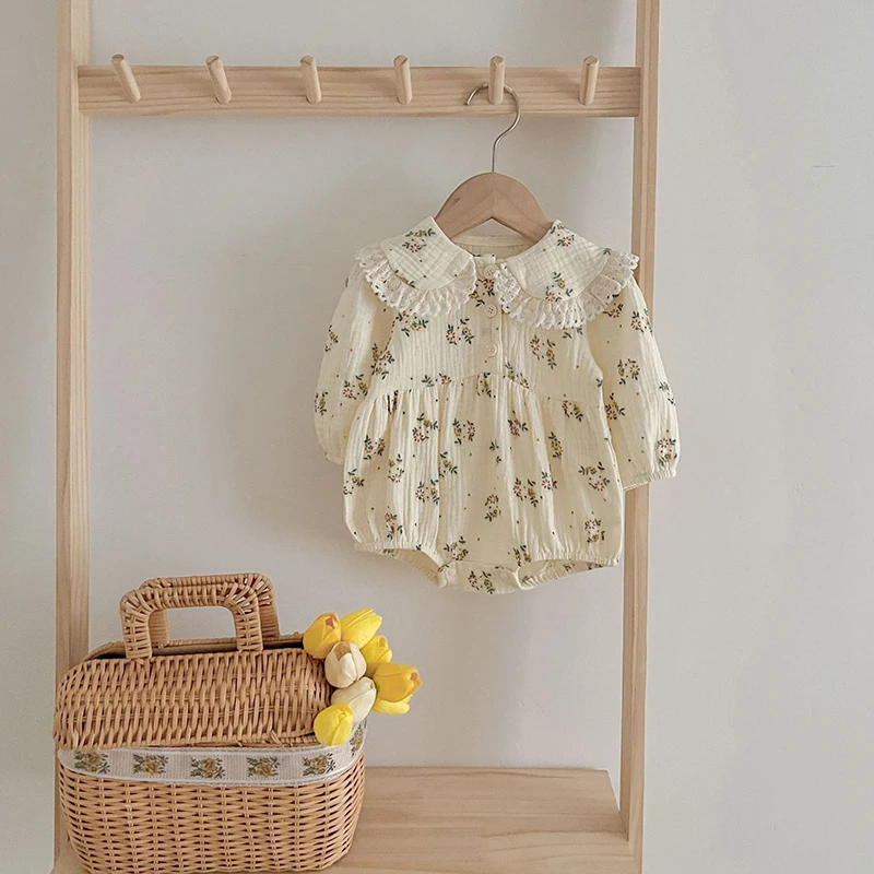 جديد ربيع 2026 بدلة قفز للأطفال البنات مطبوعة بأكمام طويلة من القطن على شكل زهرة للأطفال البنات 0-24 متر بدلة قفز لحديثي الولادة