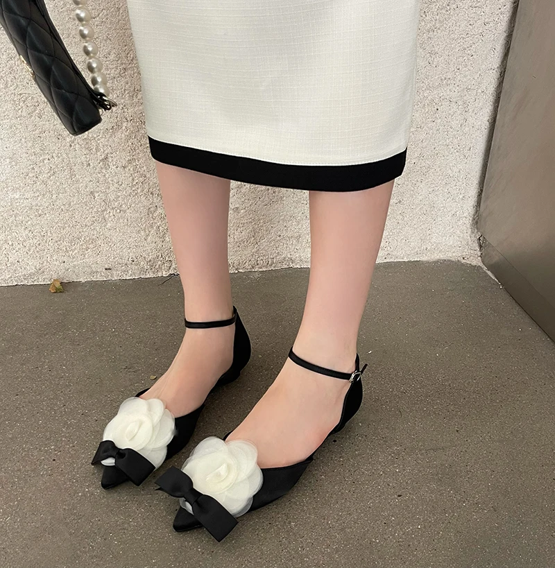 

Black Flat Shoes Woman Big Flowers Pointed Toe Low Heel Shoes Leisure Flats Summer Ladies Office Pumps Zapatos Mujer 2025