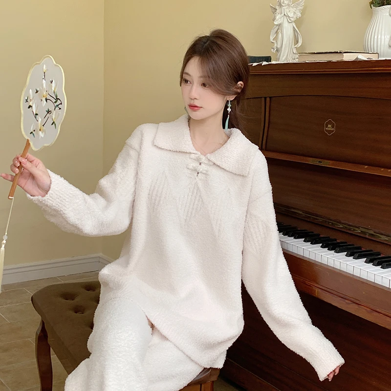 

Женский осенне-зимний комплект из двух предметов в китайском стиле