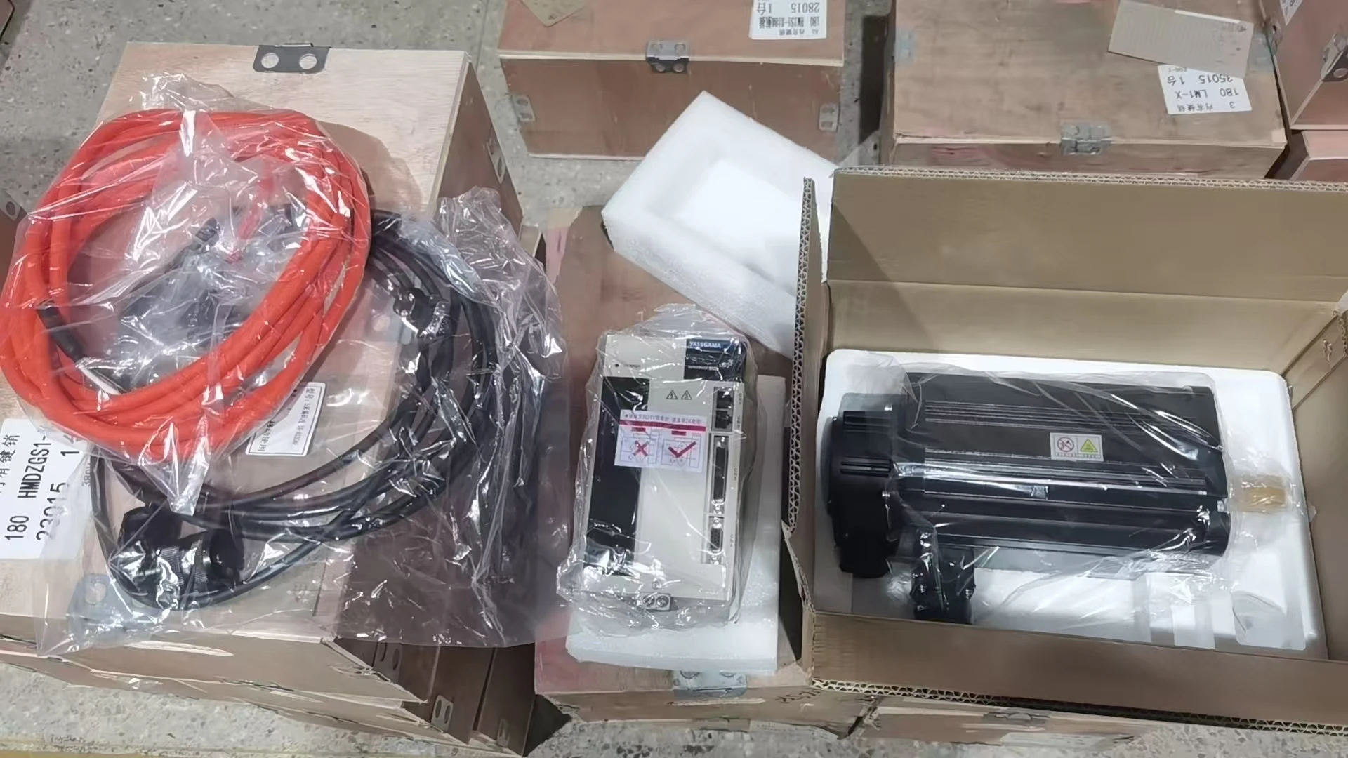 CYAutoman Servo Motor 3.1kW Input 2000rpm Output 15.2N.m 23Bit 380V Motor Shaft Dia 22mm Motor Flange 130x130 mm