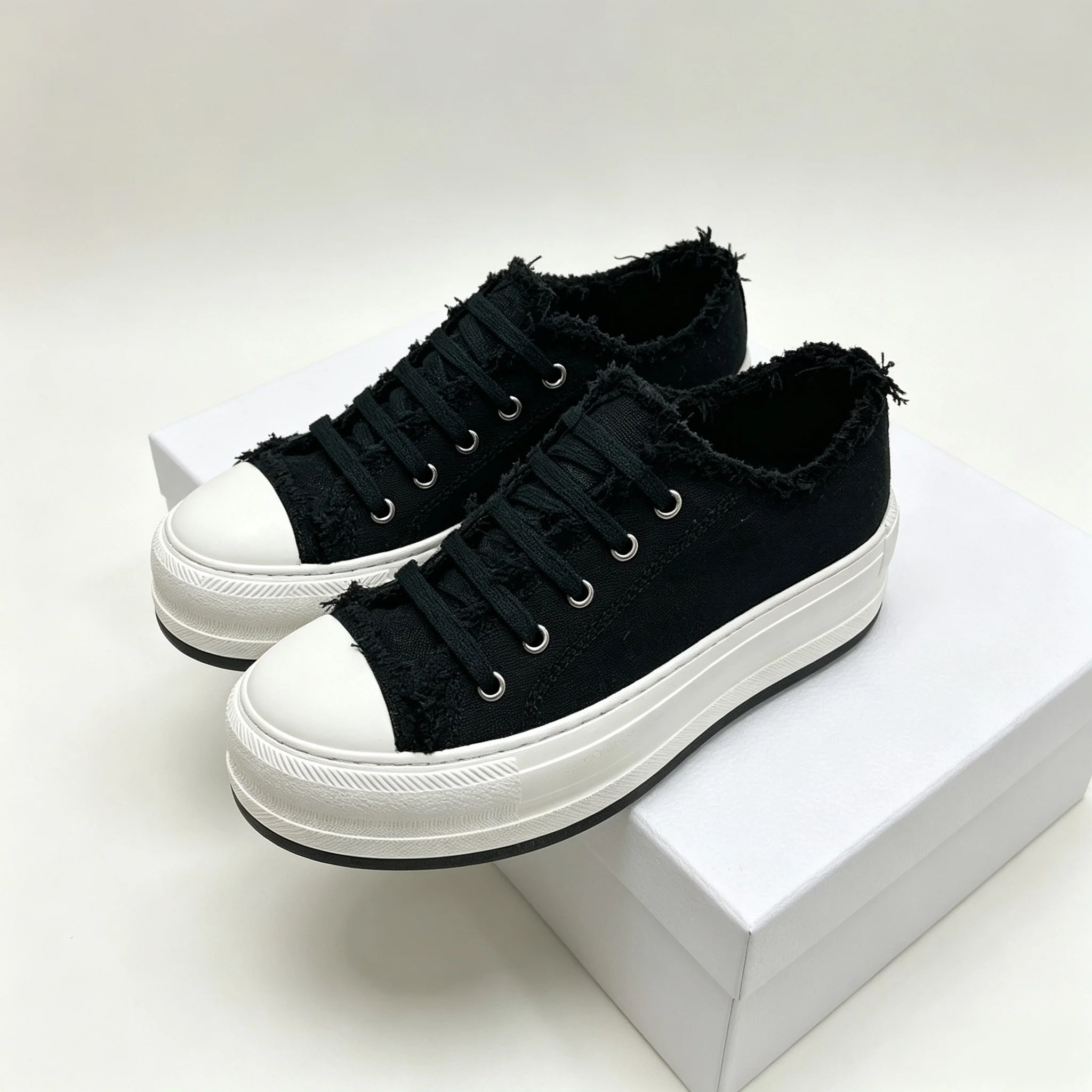 Brand on Sale Tassel Platform Canvas Shoes Summer Retro Sneakers Height-Increasing Versatile New Casual White Sneakers Gifts