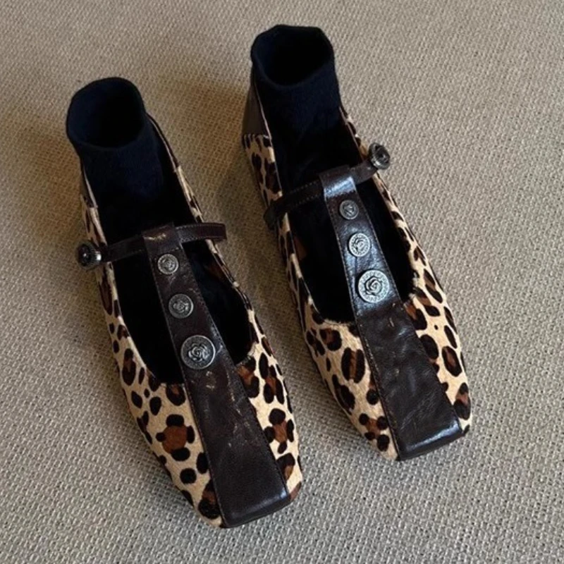Zapatos Mary Jane con decoración de Metal de leopardo Retro para mujer, zapatos informales con punta cuadrada y hebilla a la moda, zapatos planos cómodos de cuero suave para mujer