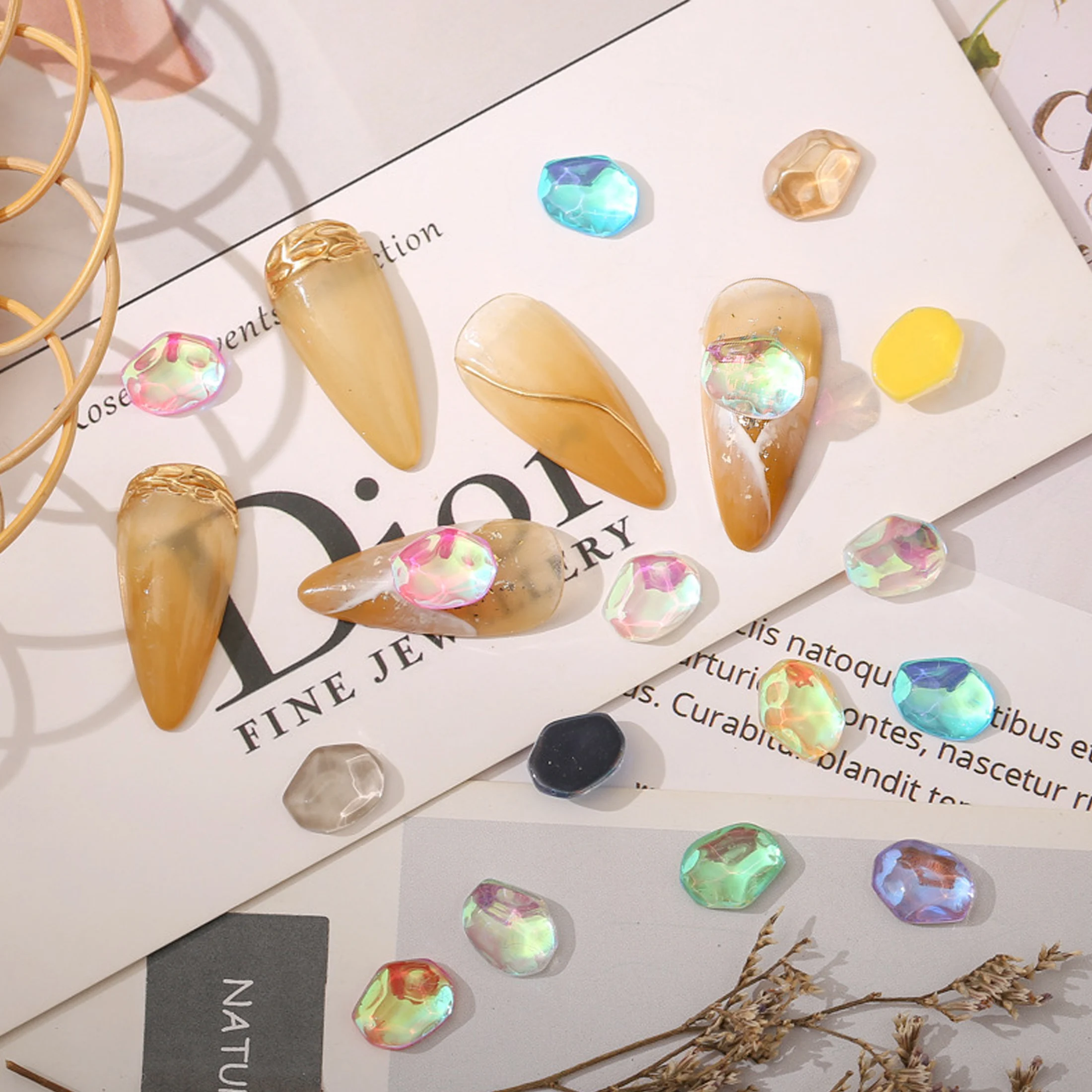 20 szt. Ozdoby do paznokci, szklane diamenty, nieregularne kryształki, blok lodu, powłoka AB Aurora, laserowe naklejki jubilerskie Mocha Bean