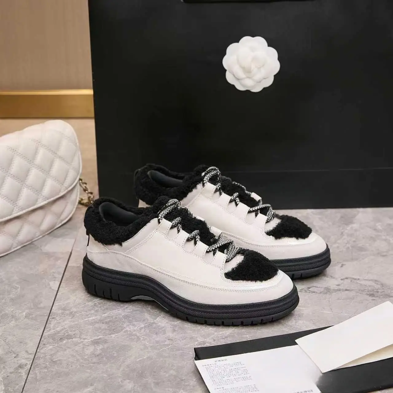Unisex White Black Fleece Patchwork Sneakers Suede Upper Fluffy Fur Decor Lace Up Black Thick Sole Casual Walking Shoes