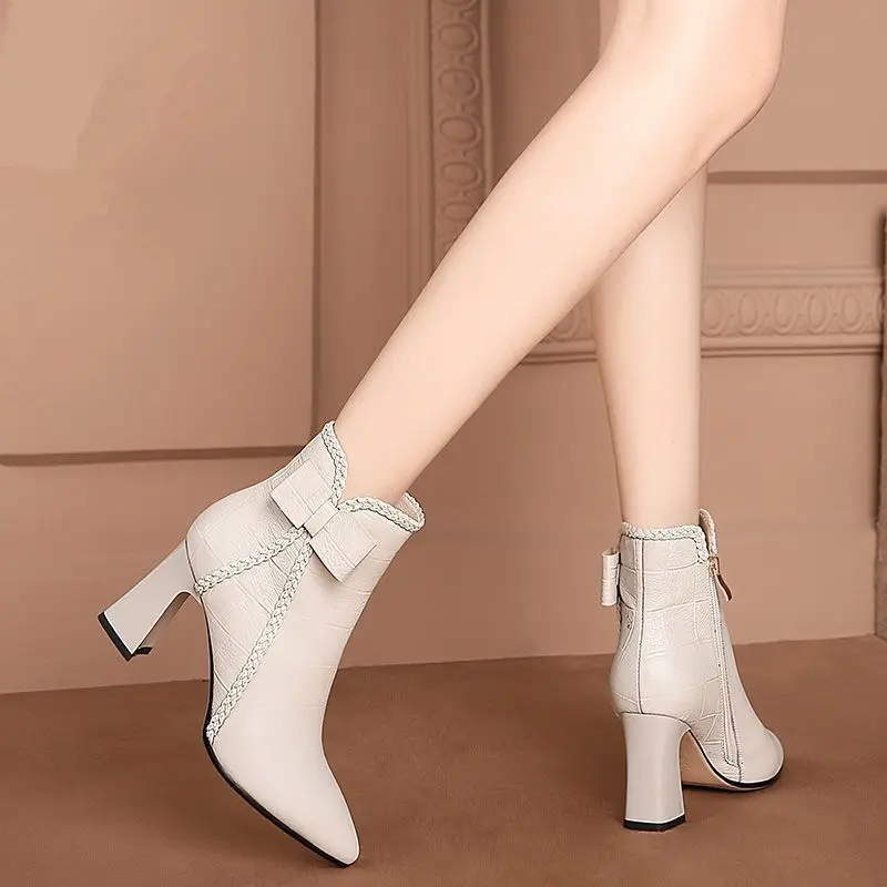 

Женские ботильоны, бежевые теплые ботильоны на флисовой подкладке на каблуке, акция, тренд высокого качества, новинка 2025, женские короткие туфли из искусственной кожи